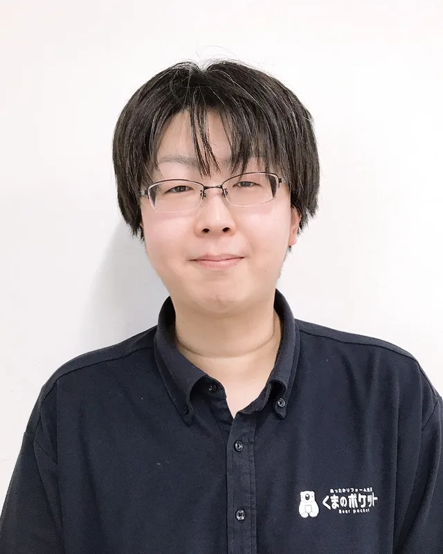 エコキュートの交換工事を行う施工スタッフ